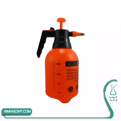 سمپاش دستی نارنجی دو لیتری سمپاش فشاری ۲ لیتری نارنجی با دسته مشکی و پمپ پیستونی